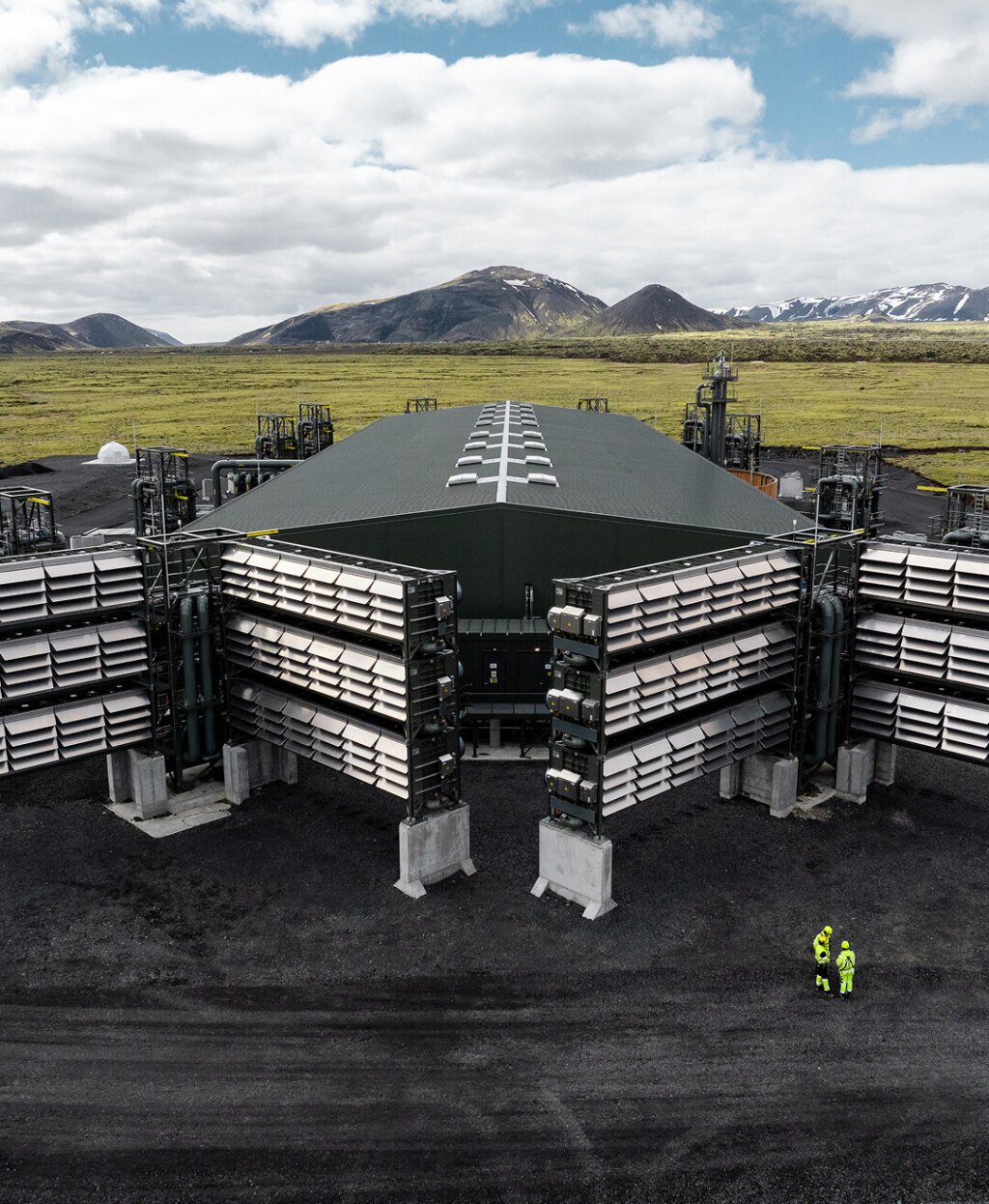 Tens of thousands of tons: Mammoth, Climeworks new and largest DAC+S plant, joins Orca in Iceland.